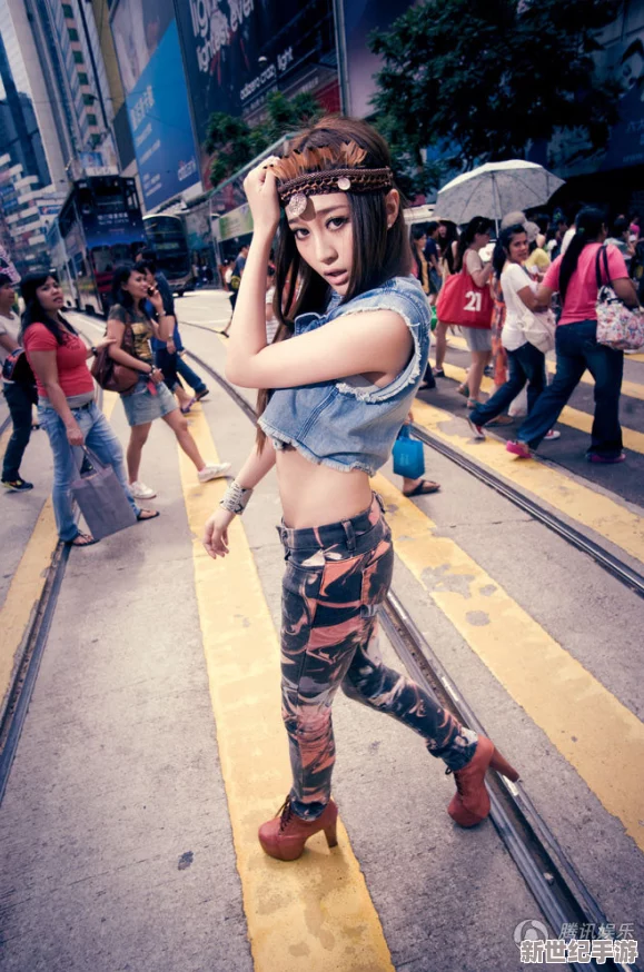 djne117火辣裸舞日本写真惊爆！这组写真展现了前所未有的大胆风格，模特以性感姿态挑战传统美学，引发热议与关注